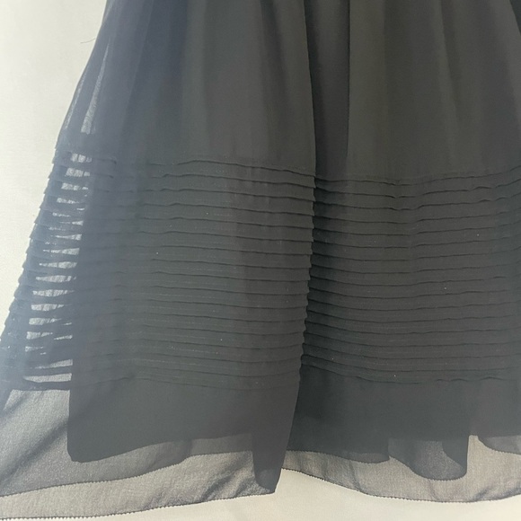 Ann Taylor black skirt, this is lined and so feminine! Womens size 8. - Picture 2 of 3